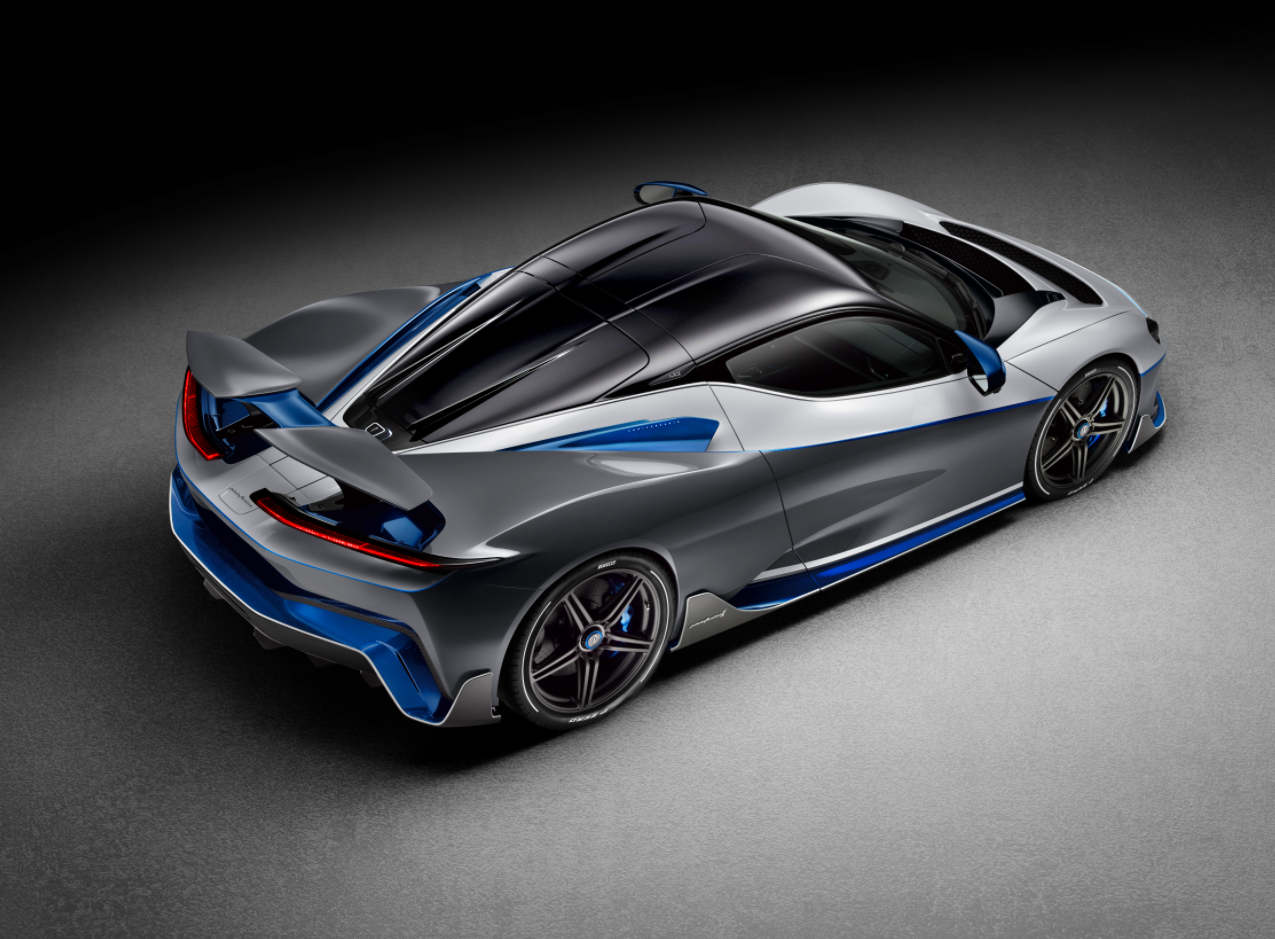 Battista Anniversario 4 (studio)_l.png